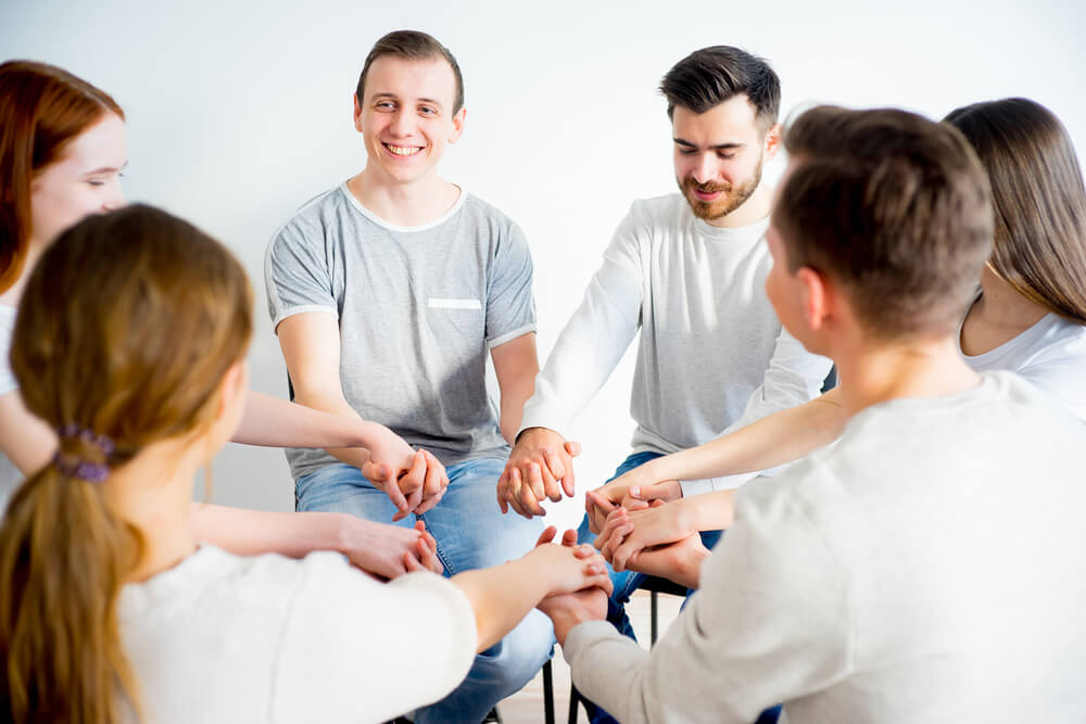 advantages of group therapy